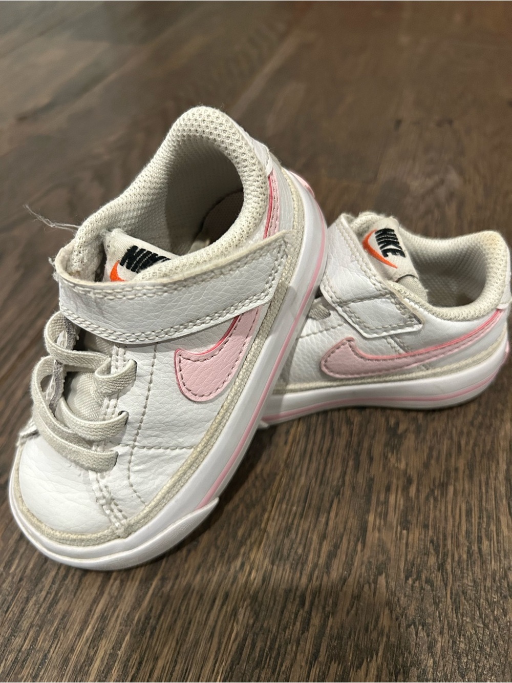 Nike Court Legacy- Toddler White and Pink Sneakers Size 6 - Picture 2 of 8